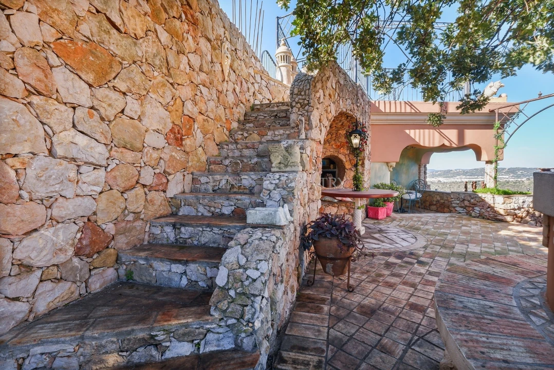 Moradia T4 para Venda em Santa Barbara de Nexe Foto 34