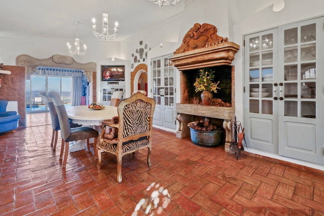 Moradia T4 para Venda em Santa Barbara de Nexe Foto 11