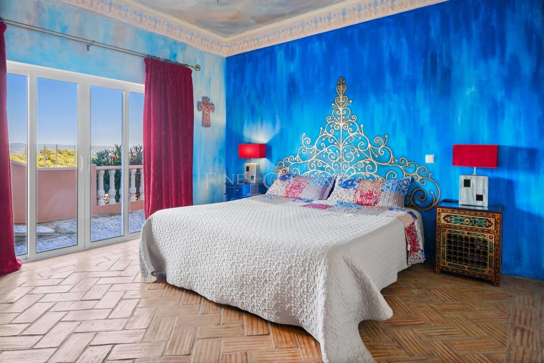 Moradia T4 para Venda em Santa Barbara de Nexe Foto 26