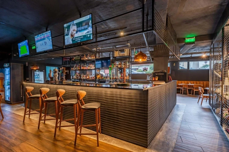 Negócio para Venda em Santa Marinha e São Pedro da Afurada