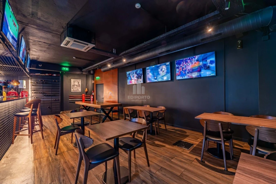 Negócio para Venda em Santa Marinha e São Pedro da Afurada Foto 12