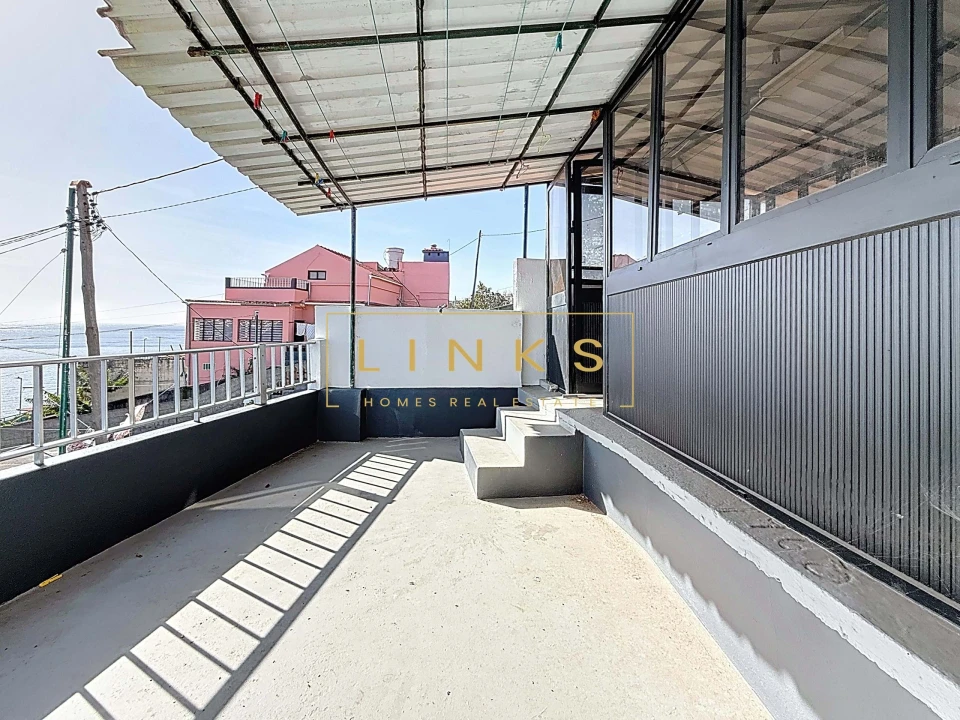 Moradia T2 para Venda em Santa Cruz Foto 4