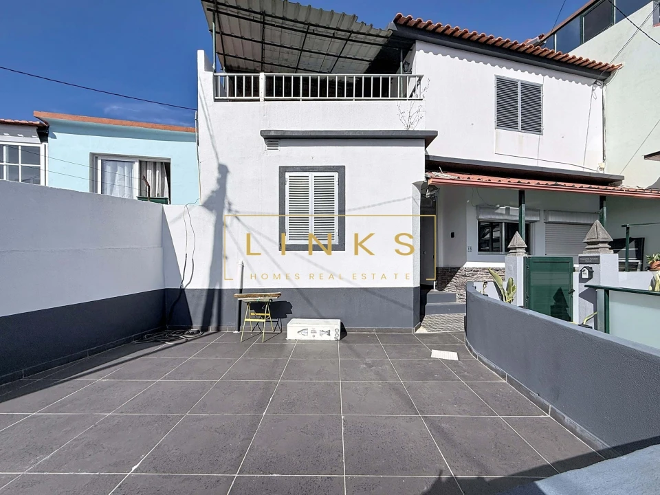 Moradia T2 para Venda em Santa Cruz Foto 3