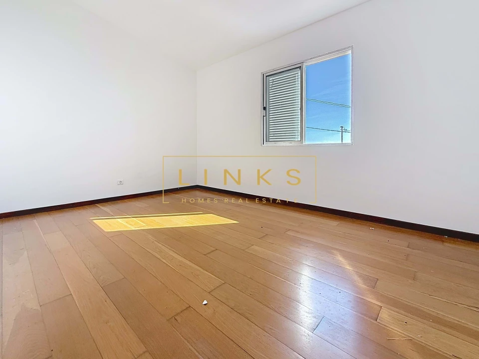 Moradia T2 para Venda em Santa Cruz Foto 10