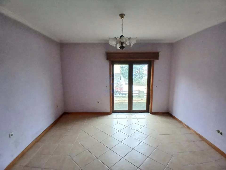 Moradia T4 para Venda em Alijo Foto 4