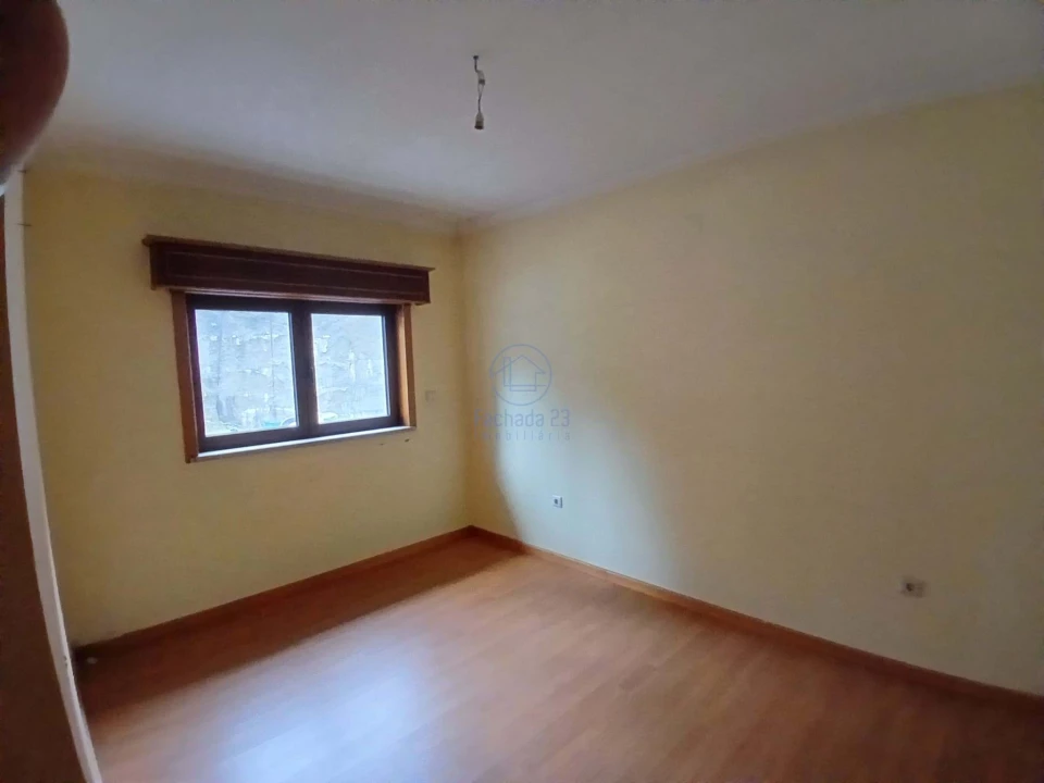 Moradia T4 para Venda em Alijo Foto 6