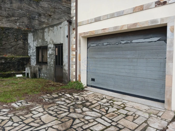 Moradia T4 para Venda em Alijo Foto 16