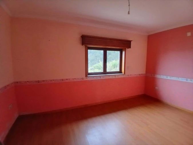 Moradia T4 para Venda em Alijo Foto 7