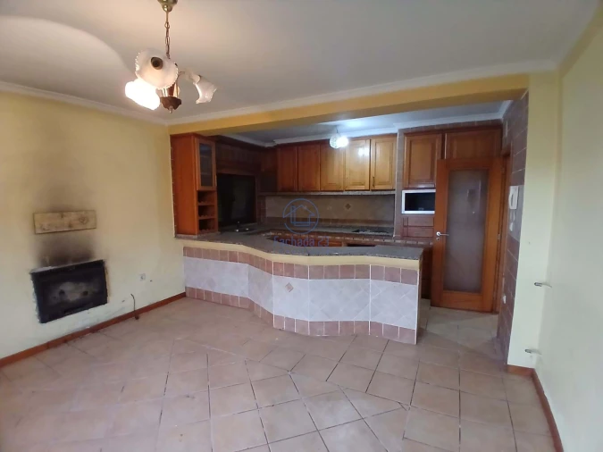 Moradia T4 para Venda em Alijo Foto 2