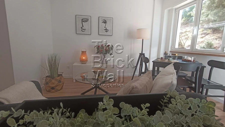 Apartamento T2 para Venda em Benfica Foto 2