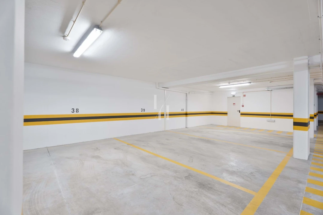 Garagem para Venda em Albufeira e Olhos de Água Foto 10