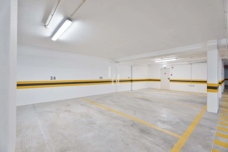 Garagem para Venda em Albufeira e Olhos de Água Foto 10