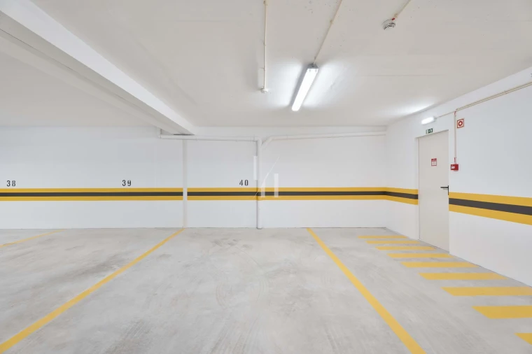 Garagem para Venda em Albufeira e Olhos de Água Foto 11