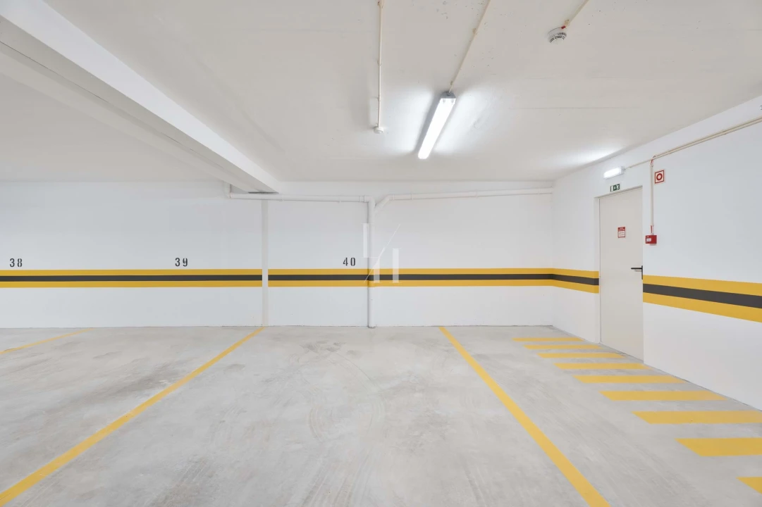 Garagem para Venda em Albufeira e Olhos de Água Foto 11