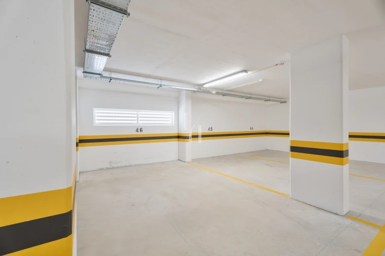 Garagem para Venda em Albufeira e Olhos de Água Foto 9