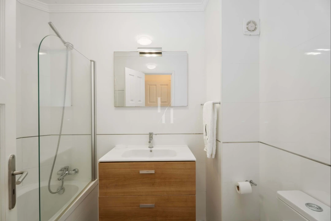 Apartamento T2 para Venda em Quarteira Foto 14