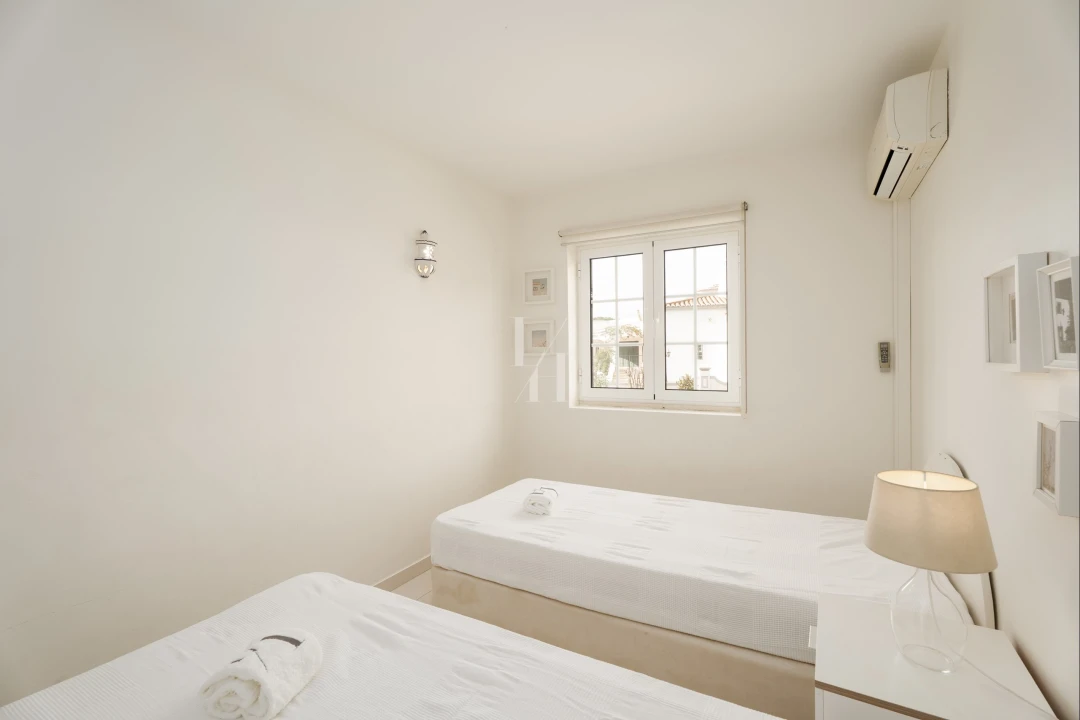 Apartamento T2 para Venda em Quarteira Foto 17