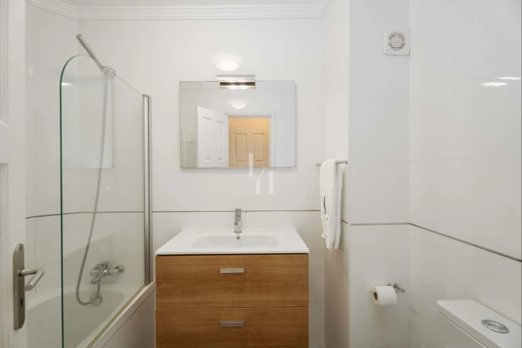 Apartamento T2 para Venda em Quarteira Foto 14