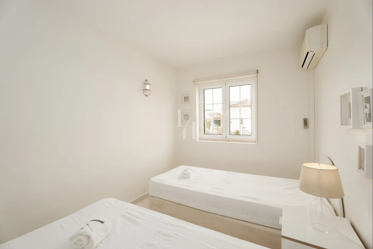 Apartamento T2 para Venda em Quarteira Foto 17