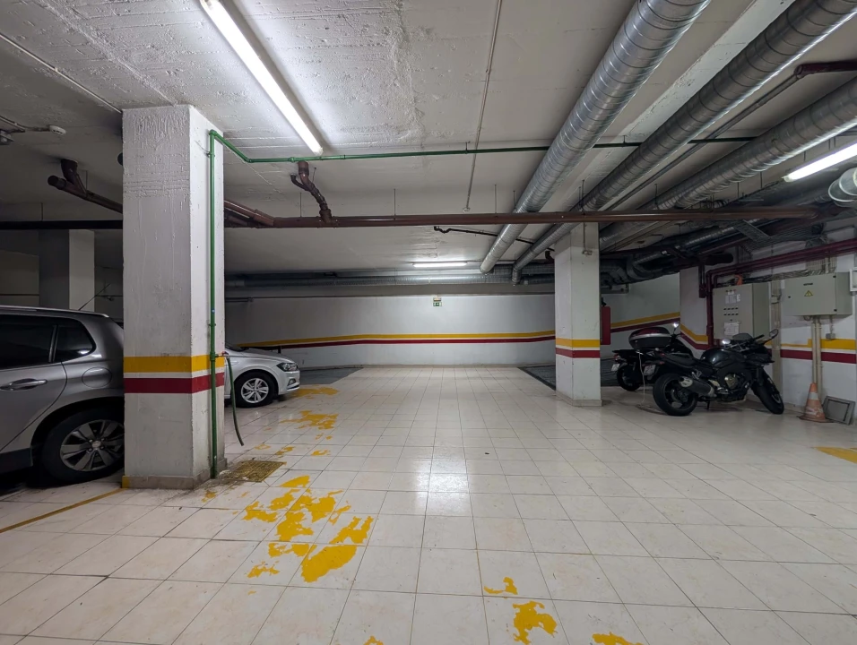 Apartamento T3 para Venda em Carnide Foto 33