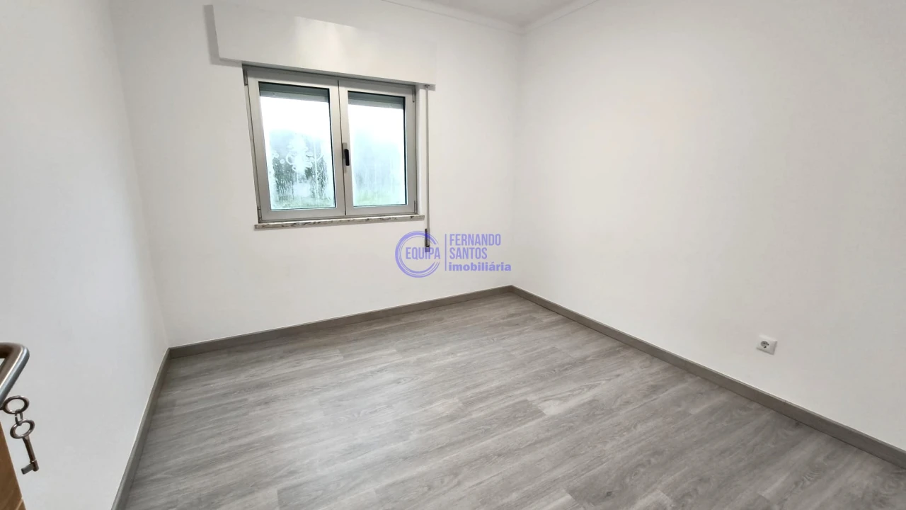 Apartamento T3 para Venda em Portimão Foto 5