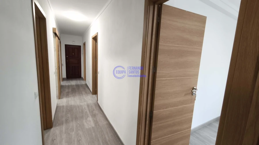 Apartamento T3 para Venda em Portimão Foto 2