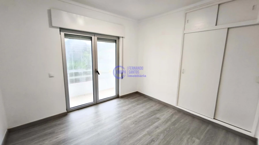 Apartamento T3 para Venda em Portimão Foto 11
