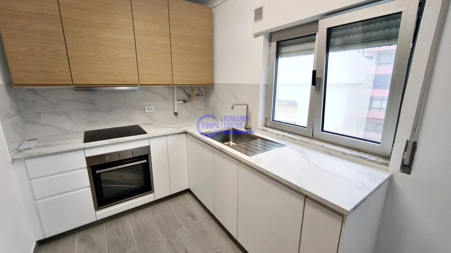 Apartamento T3 para Venda em Portimão Foto 17