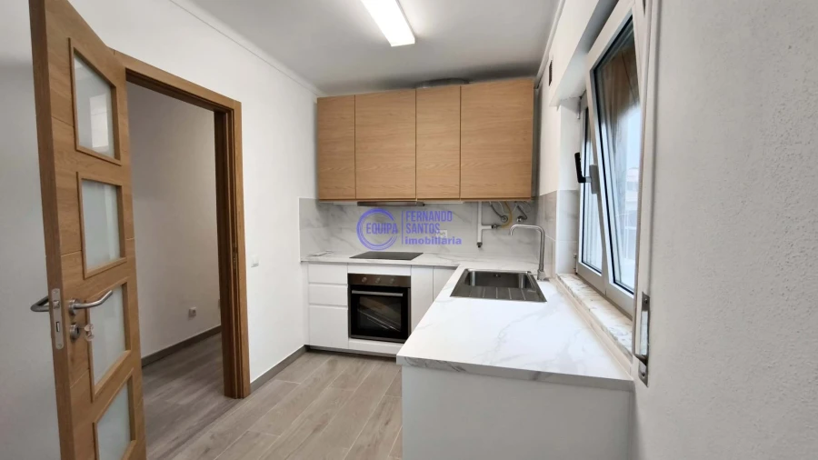 Apartamento T3 para Venda em Portimão Foto 3