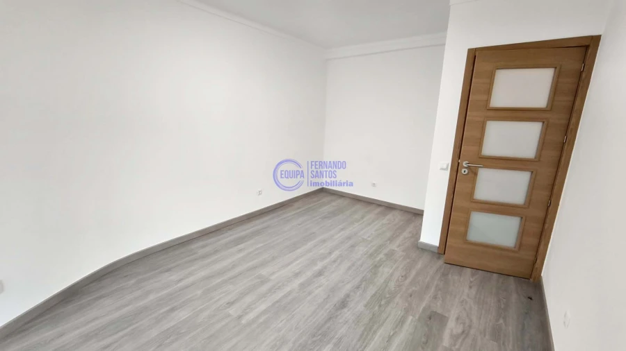 Apartamento T3 para Venda em Portimão Foto 14