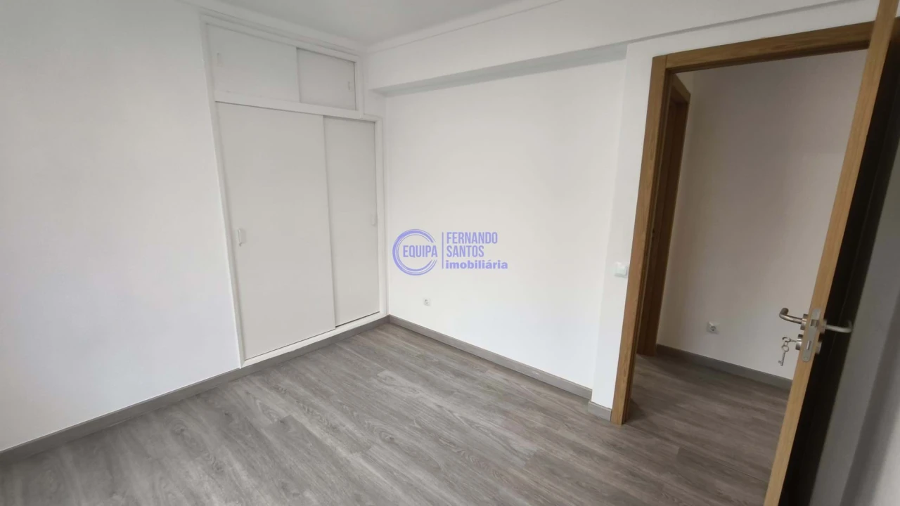 Apartamento T3 para Venda em Portimão Foto 19