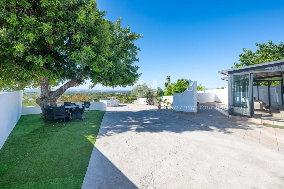 Moradia T2 para Venda em Santa Barbara de Nexe Foto 1