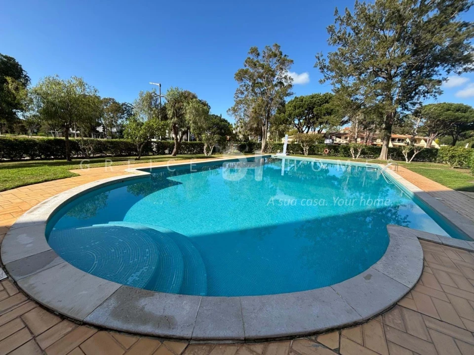 Apartamento T1 para Arrendamento em Quarteira Foto 4