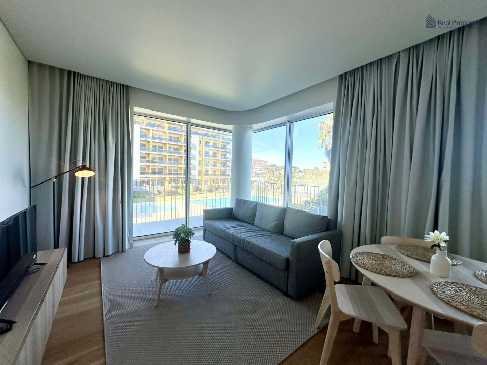 Apartamento T1 para Venda em Quarteira Foto 2