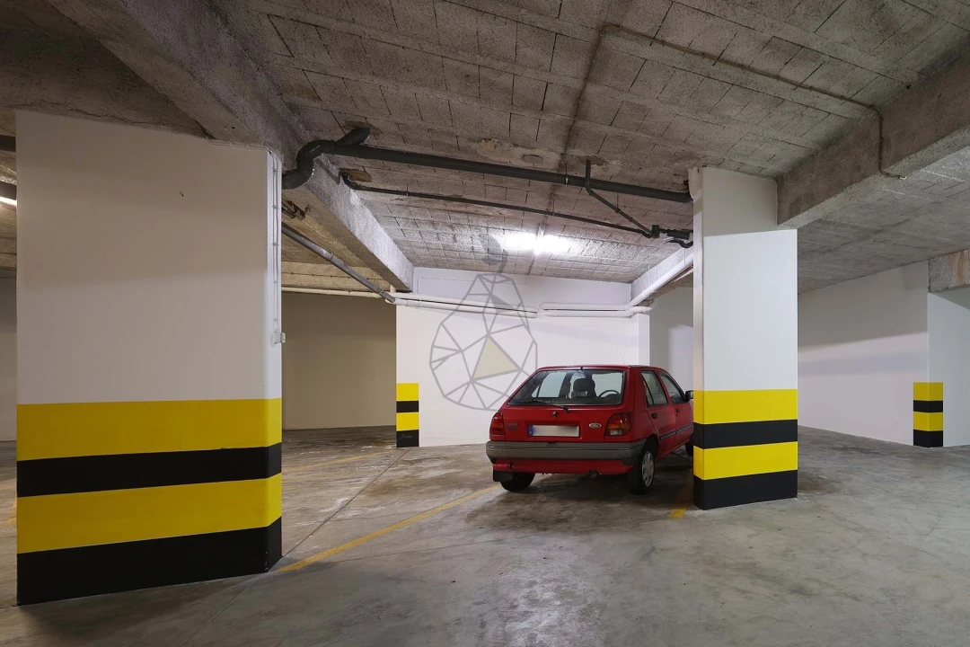 Apartamento T2 para Arrendamento em Portimão Foto 24