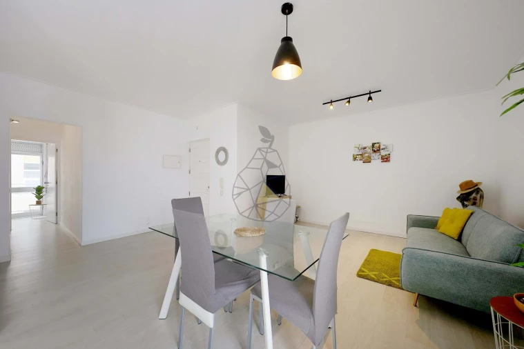 Apartamento T2 para Arrendamento em Portimão Foto 14