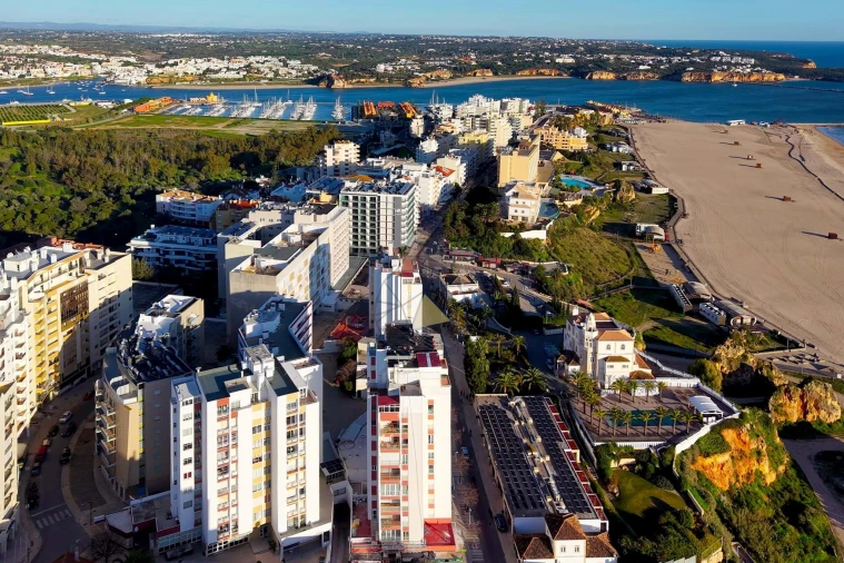 Apartamento T2 para Arrendamento em Portimão Foto 3