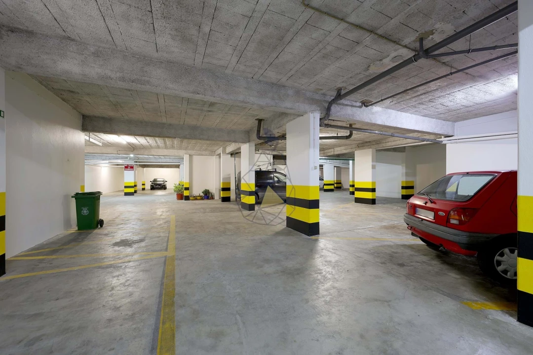 Apartamento T2 para Arrendamento em Portimão Foto 25