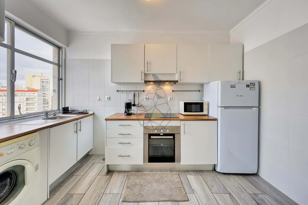 Apartamento T2 para Arrendamento em Portimão Foto 2