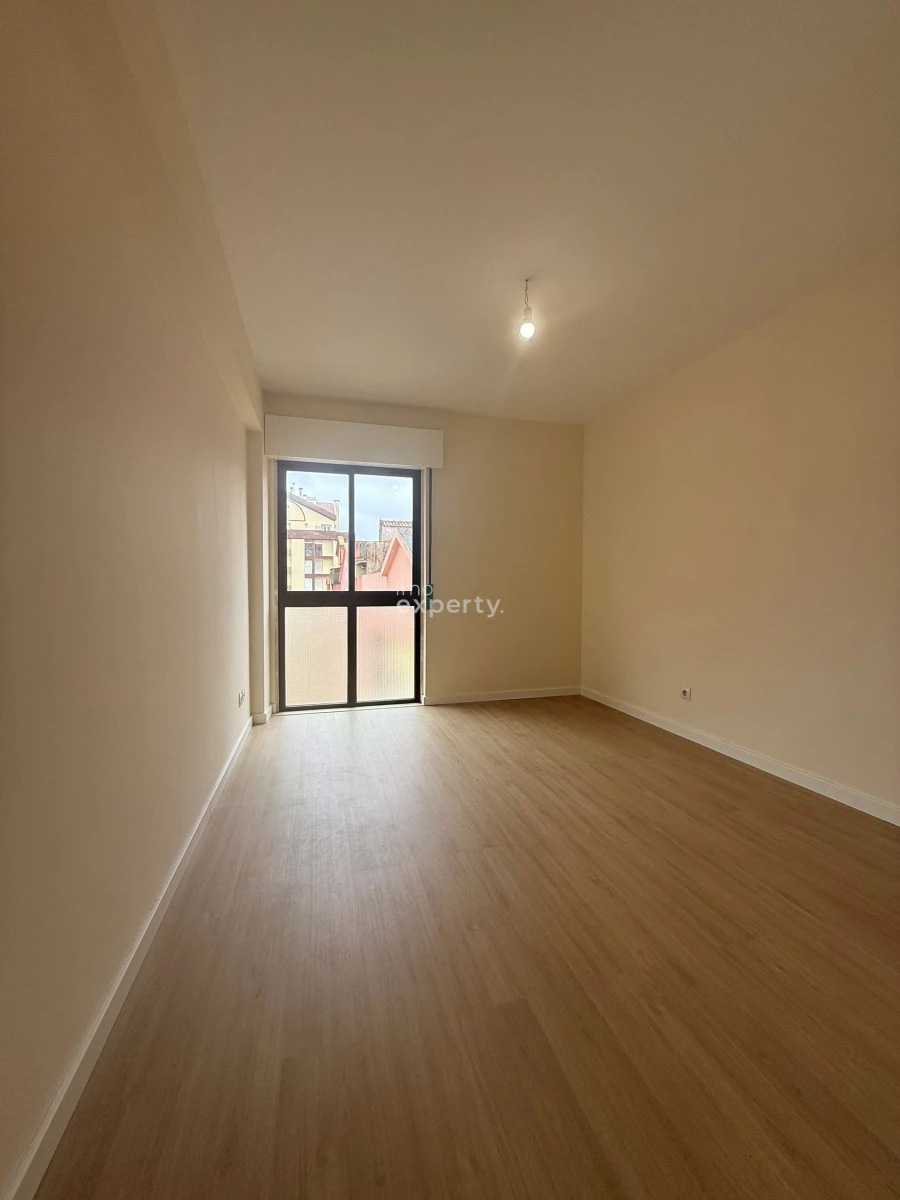 Apartamento T2 para Venda em Algueirão-Mem Martins Foto 8