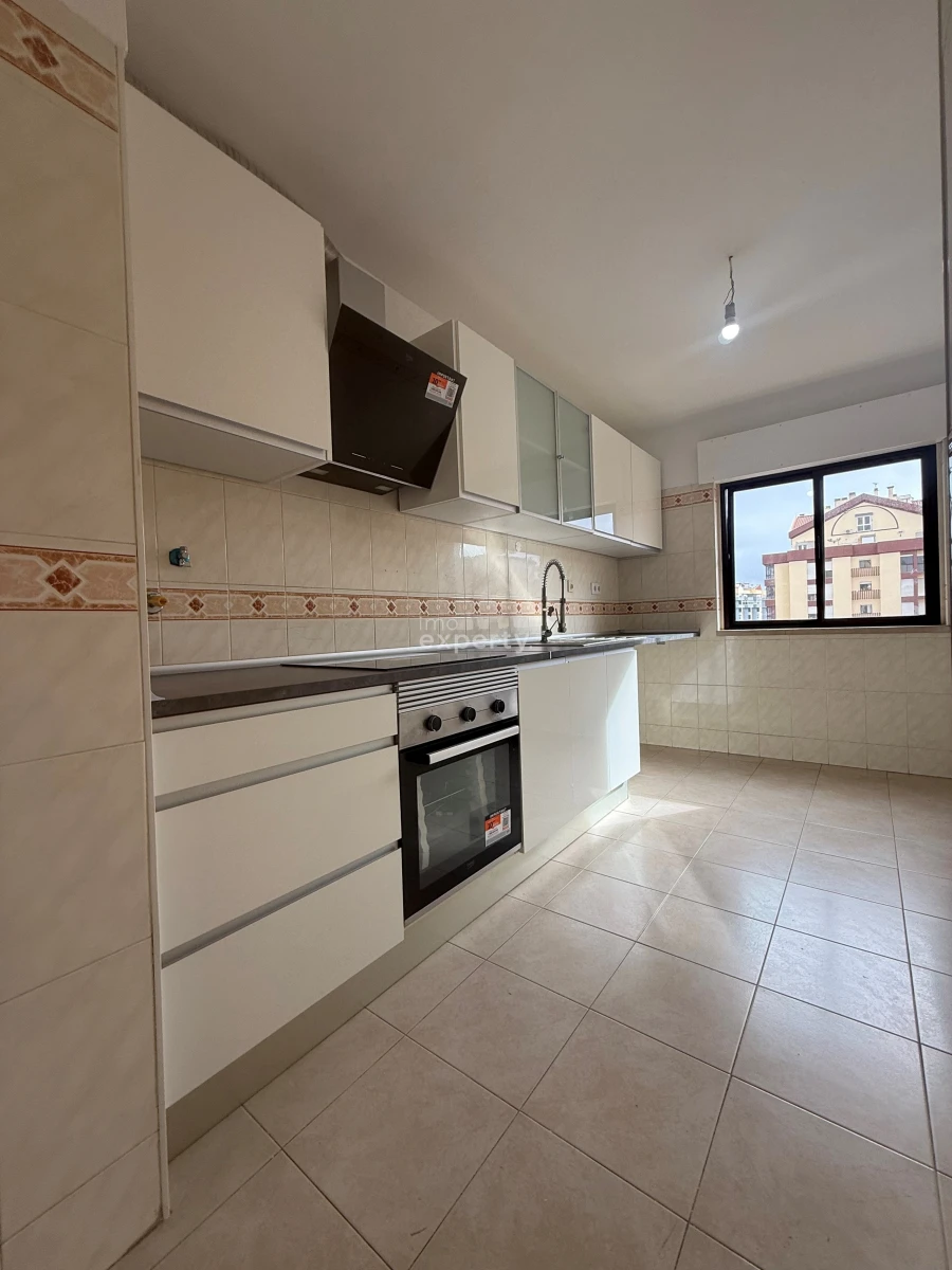 Apartamento T2 para Venda em Algueirão-Mem Martins Foto 12