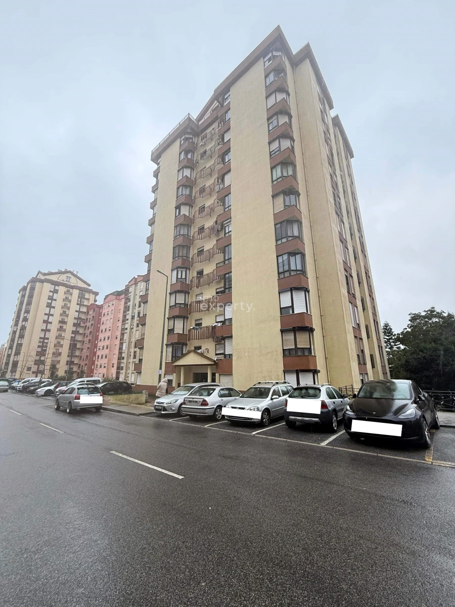 Apartamento T2 para Venda em Algueirão-Mem Martins Foto 1