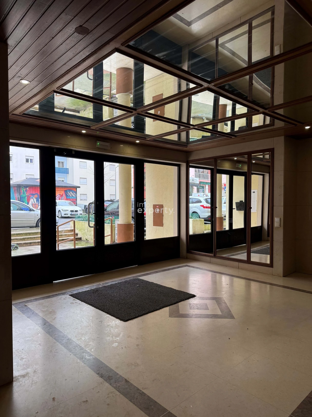 Apartamento T2 para Venda em Algueirão-Mem Martins Foto 2