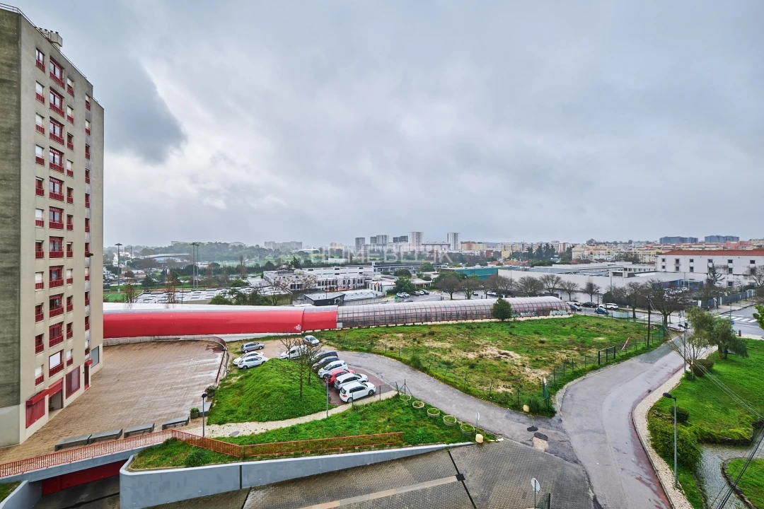 Apartamento T2 para Arrendamento em Lumiar Foto 10