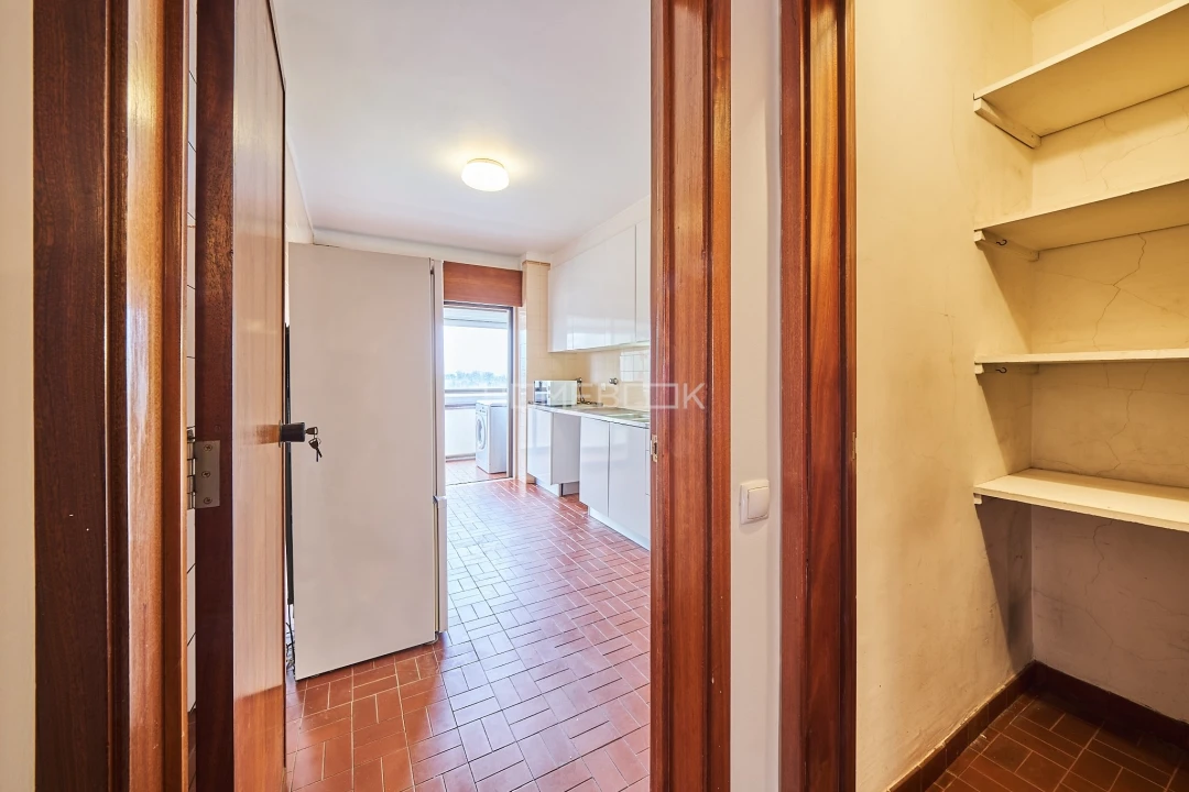 Apartamento T2 para Arrendamento em Lumiar Foto 11