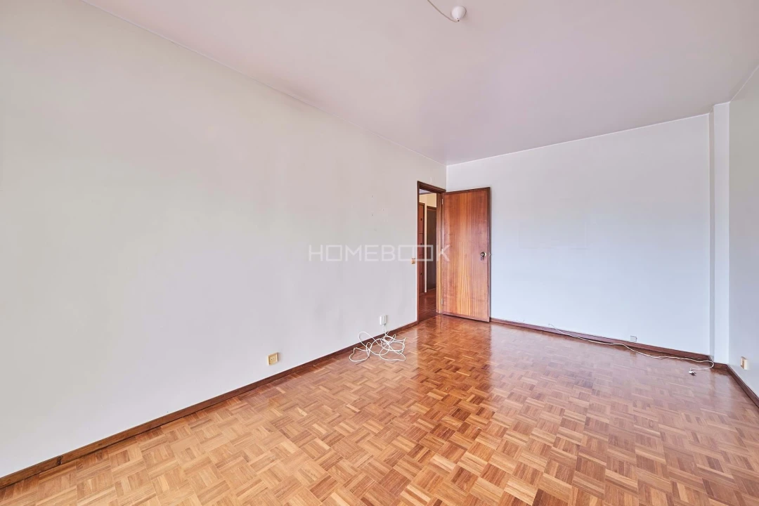 Apartamento T2 para Arrendamento em Lumiar Foto 8