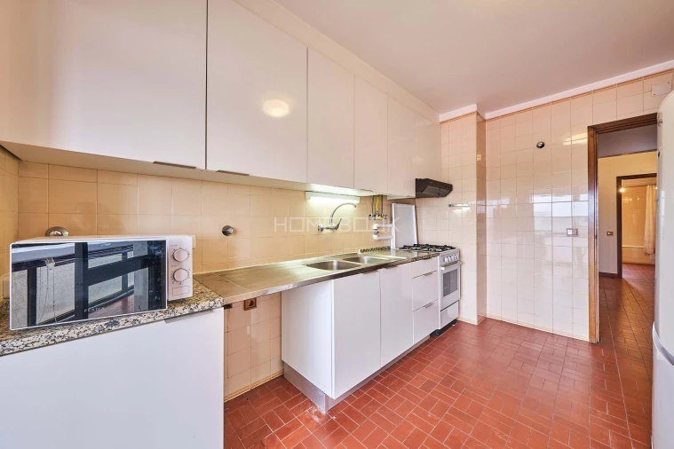 Apartamento T2 para Arrendamento em Lumiar Foto 3