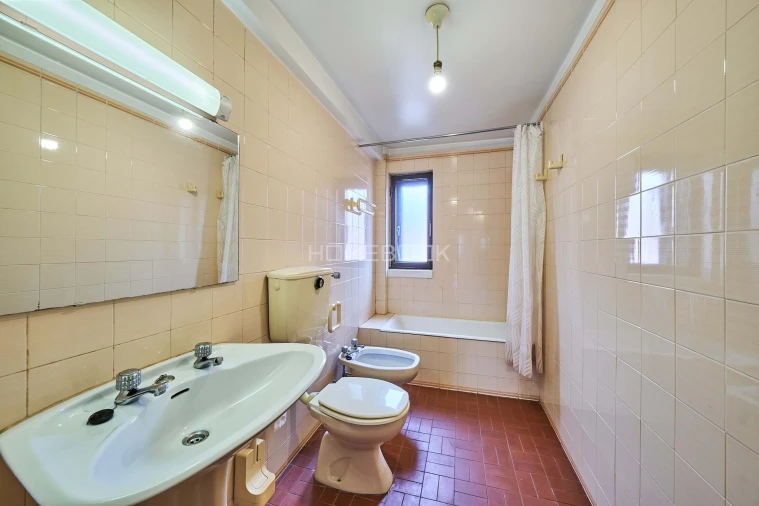 Apartamento T2 para Arrendamento em Lumiar Foto 13