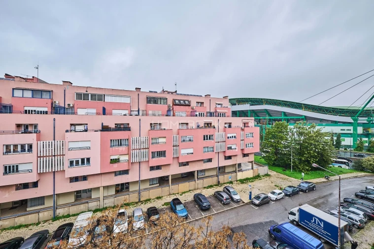 Apartamento T2 para Arrendamento em Lumiar Foto 16