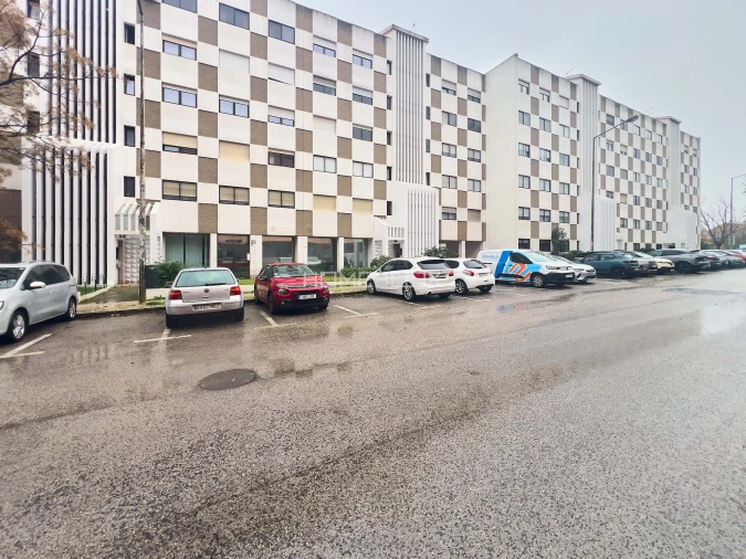 Apartamento T2 para Arrendamento em Lumiar Foto 25